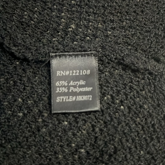 Yemak Long Sleeve Knitted Sweater - Picture 9 of 10